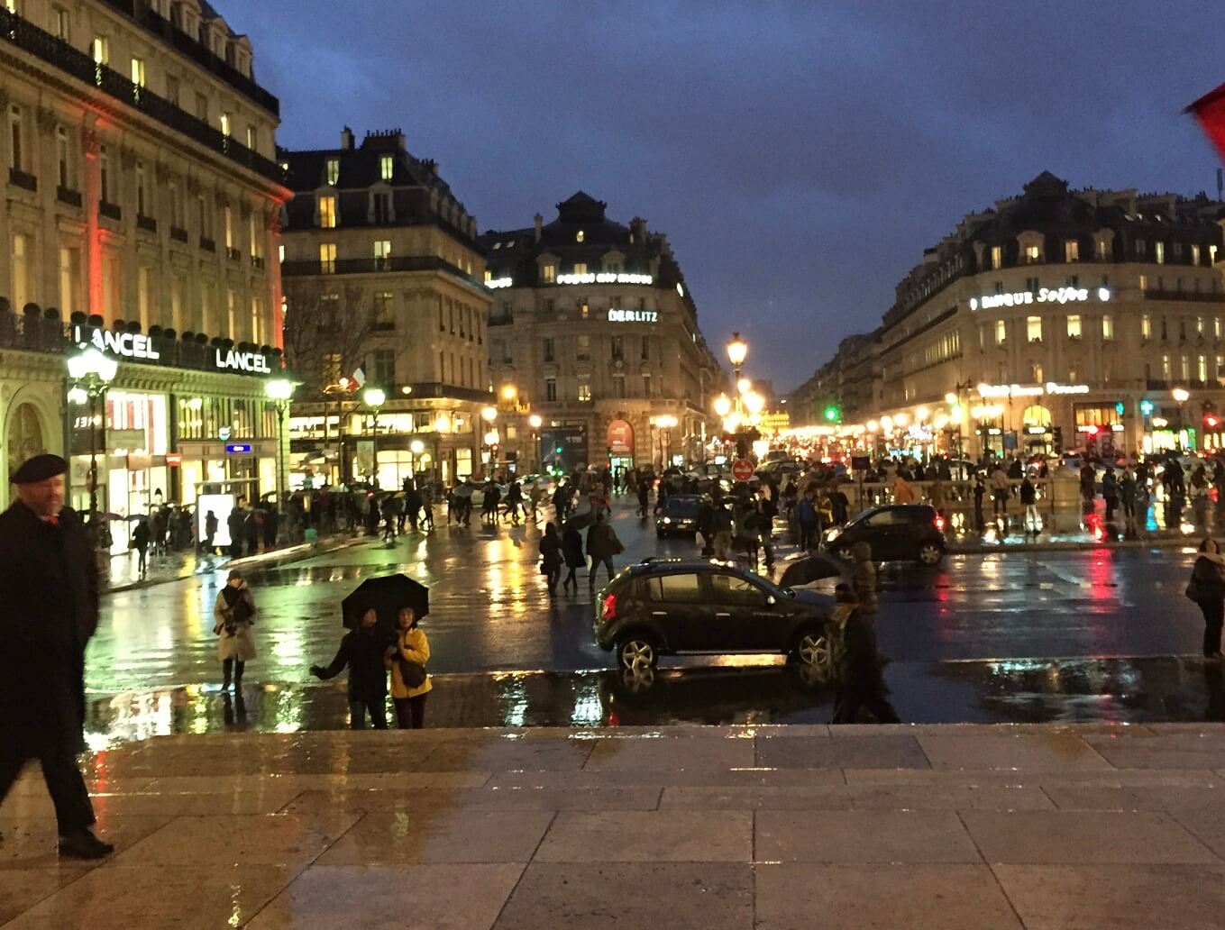 パリ最新情報「フランス、少子化に転向か。しかし人口増というカラクリの謎」