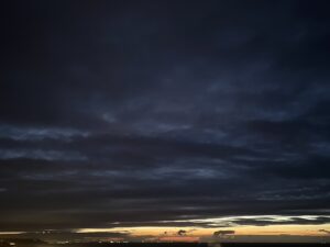 ノルマンディ日記「穏やかな田舎に戻って、その暗い浜辺で、これからの世界を見つめる」