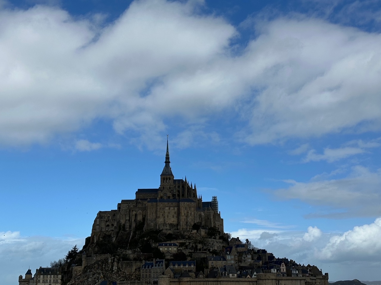 滞仏日記「モンサンミッシェル登頂を目指す前に突然ぼくの目の前に出現した後光」