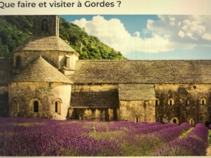 パリ最新情報「石畳とラベンダーの村ゴルド、『世界で最も美しい村』に選ばれる」