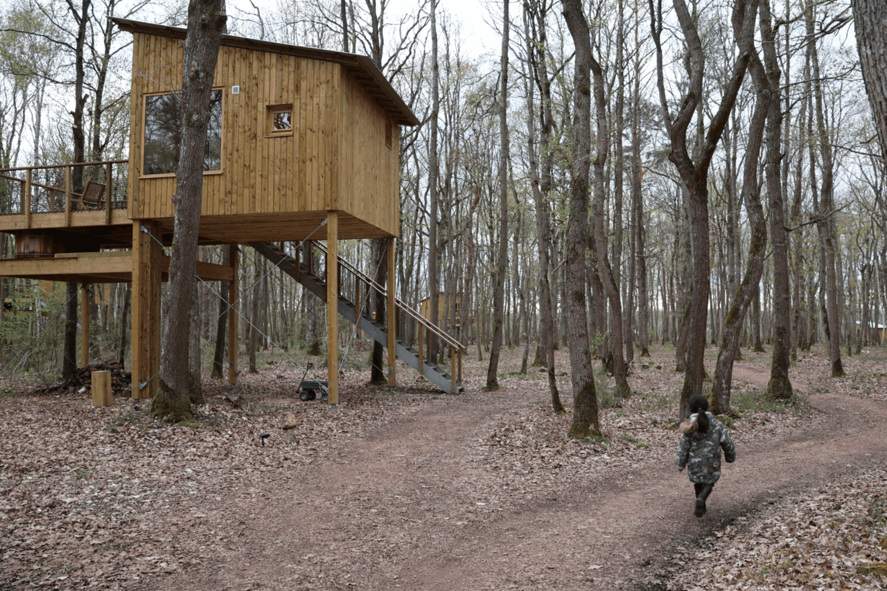 愛すべきフランス・デザイン「おとぎ話の森に住むような宿泊施設『Youza』の新しい自然体験」