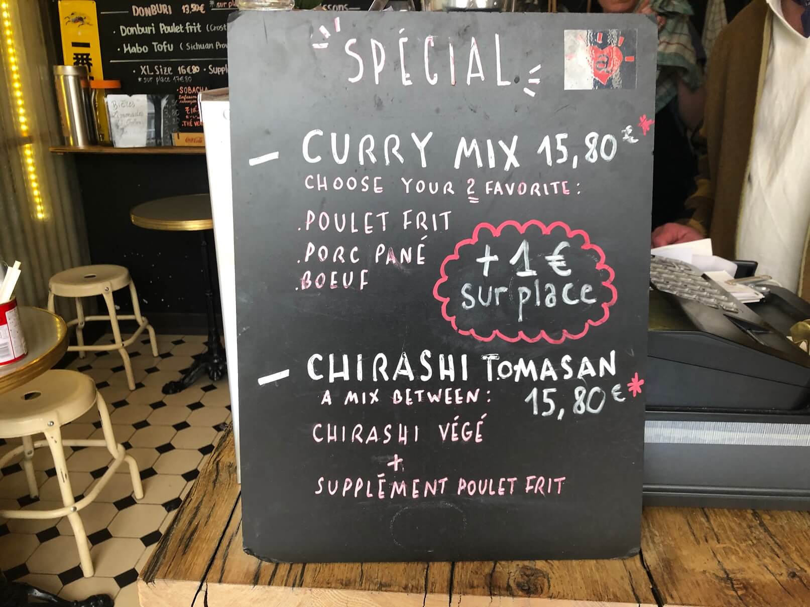 パリ最新情報「個性たっぷり、パリのちらし寿司“CHIRASHI”が独自の進化を遂げる。」