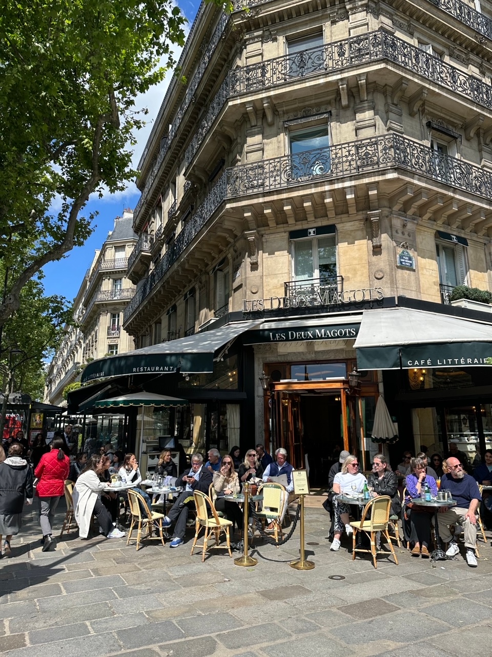 滞仏日記「初夏のサンジェルマン・デ・プレのブティック街で洋服探し、いとたのし」