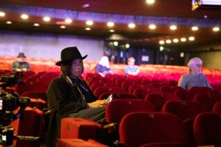 パリごはん日記「いよいよ、今日、引退公演チケット発売開始！　ポスターもできた！」