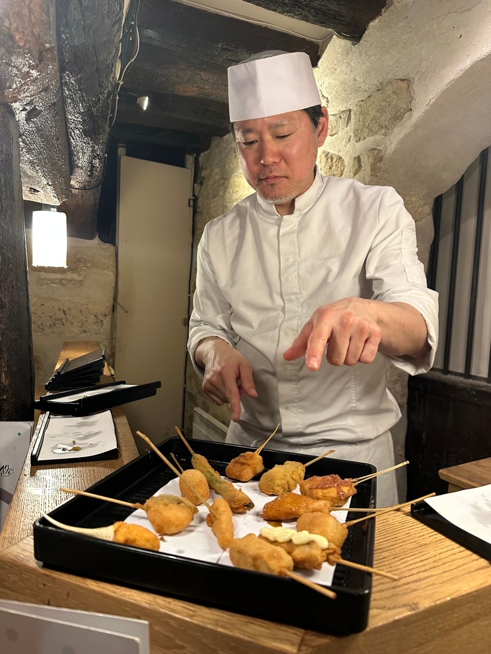 滞仏日記「恐ろしい男たちに囲まれカツアゲされた父ちゃん？　間一髪の巻！」