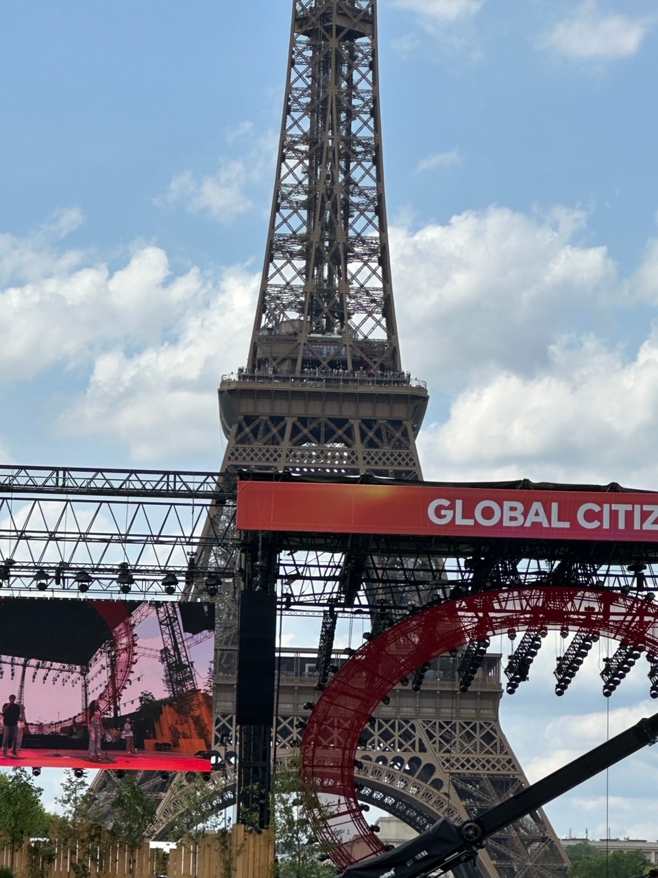 退屈日記「夏至の日は、パリ音楽祭の日！　フランスが全土で朝まで無礼講になる日！」