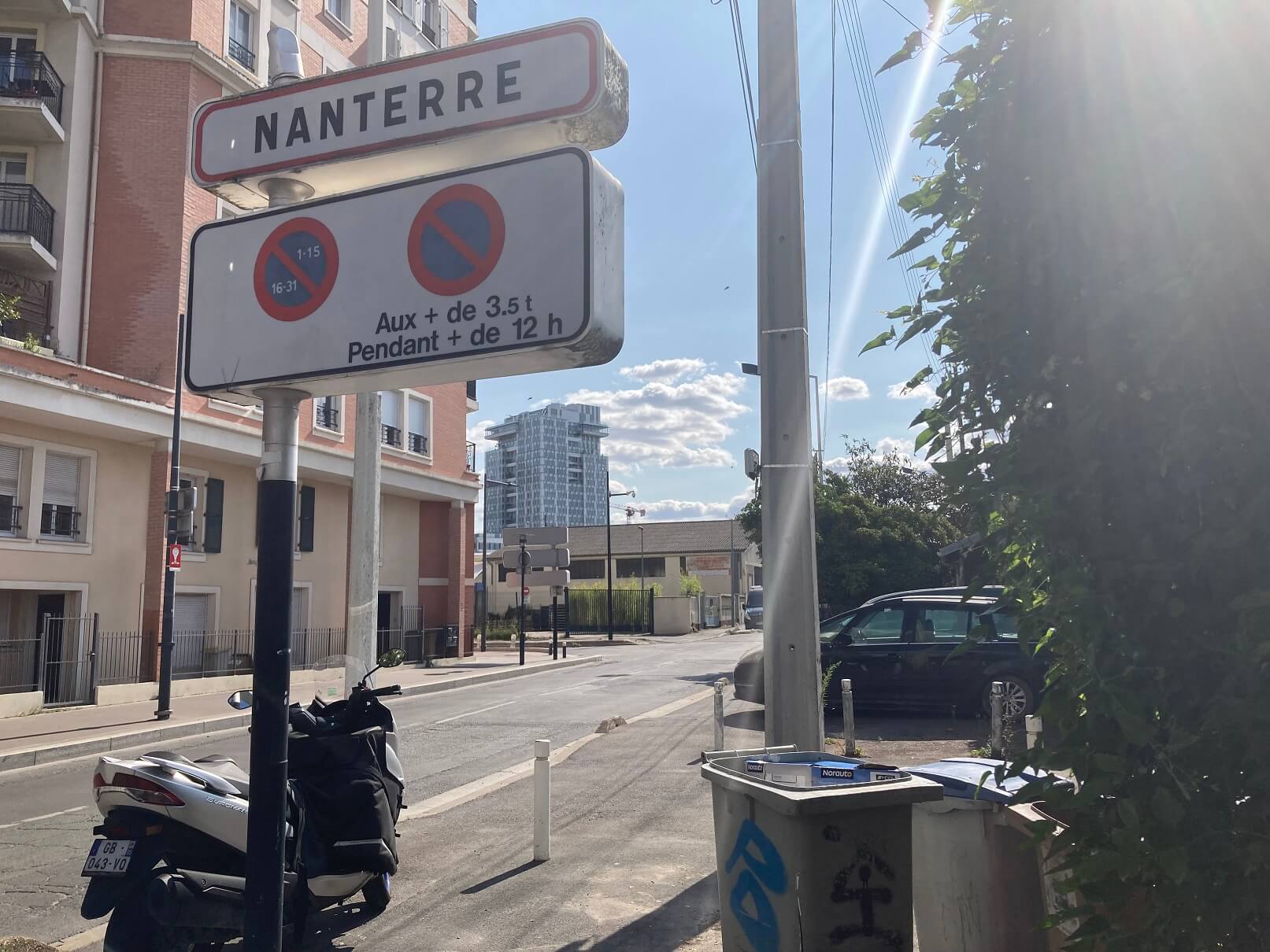 パリ最新情報「仏警察による少年射殺、深刻な暴動へと拡大。緊張が続くパリ郊外」