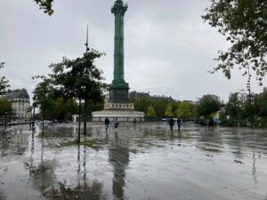 パリ最新情報「パリの空に何が？大雨、低温、異常な悪天候が続く」