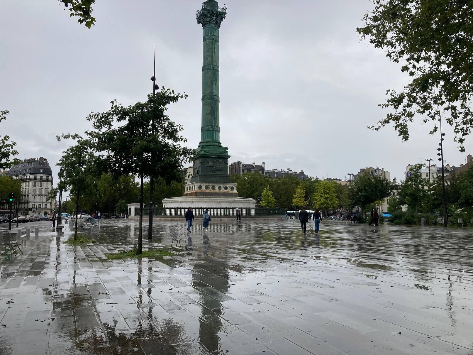 パリ最新情報「パリの空に何が？大雨、低温、異常な悪天候が続く」