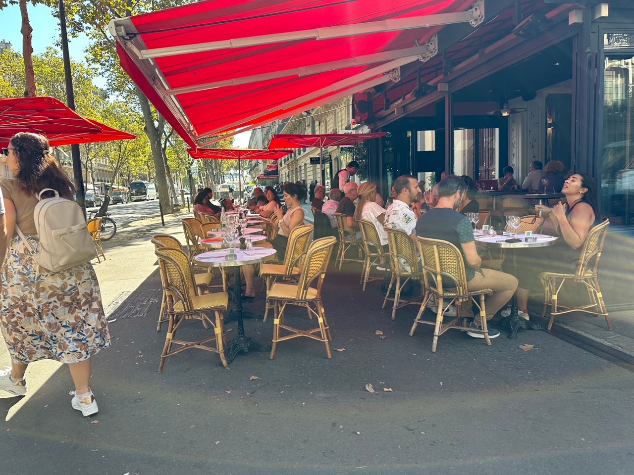 退屈日記「三四郎とお散歩からの久しぶりのカフェ飯、あゝ、パリ生活を楽しむ俺たち」