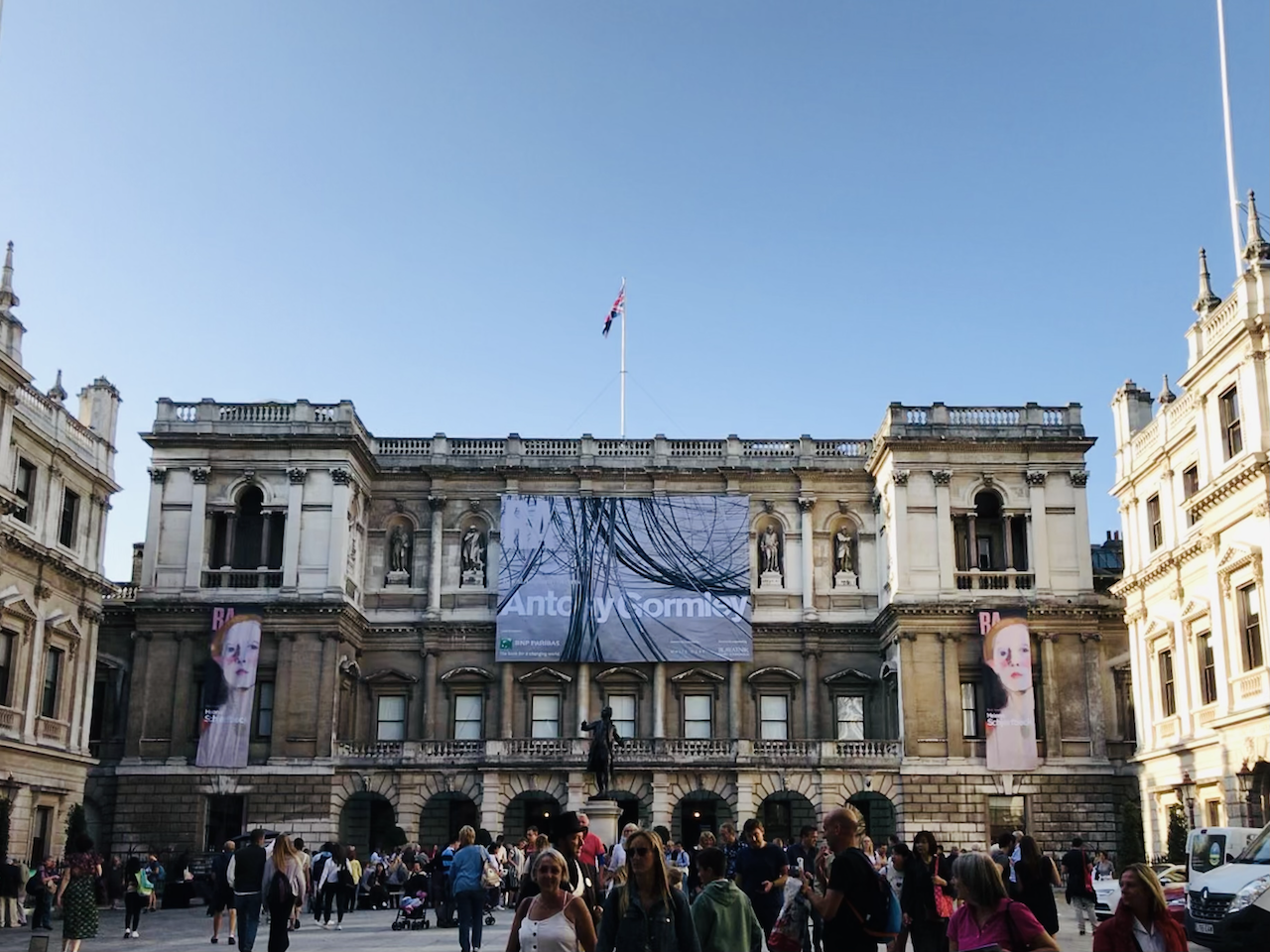 ロンドン最新情報「ロンドン現代アート美術館をご案内します！」