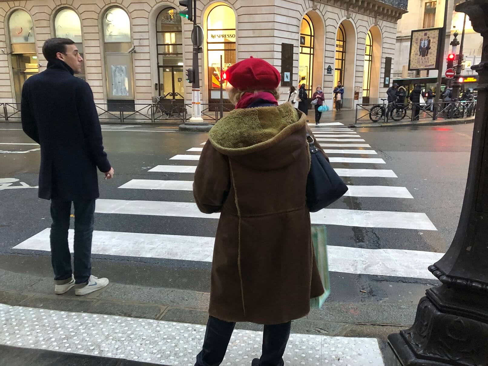 ベレー帽の季節がやってきた！ パリの素敵なベレー帽と、その被り方