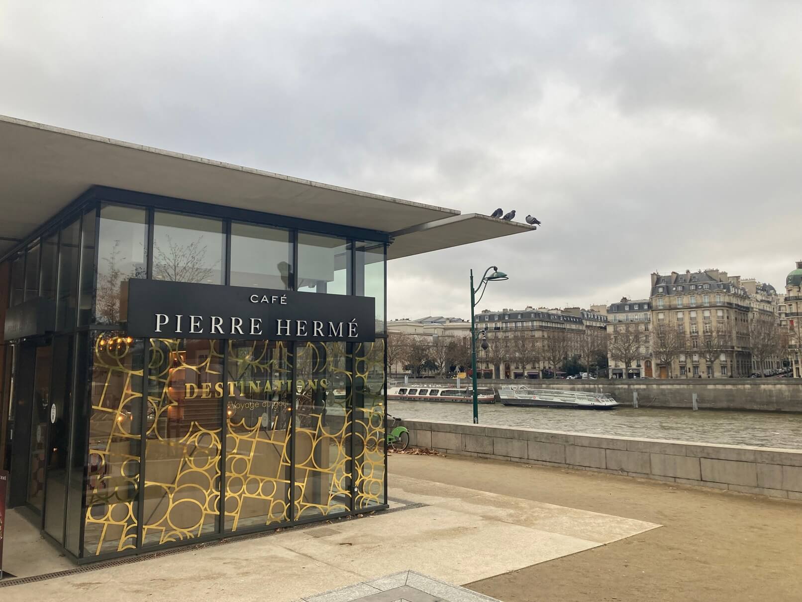 パリ最新情報「パリに新しい流れ、カフェならぬコーヒーショップが続々とオープン」