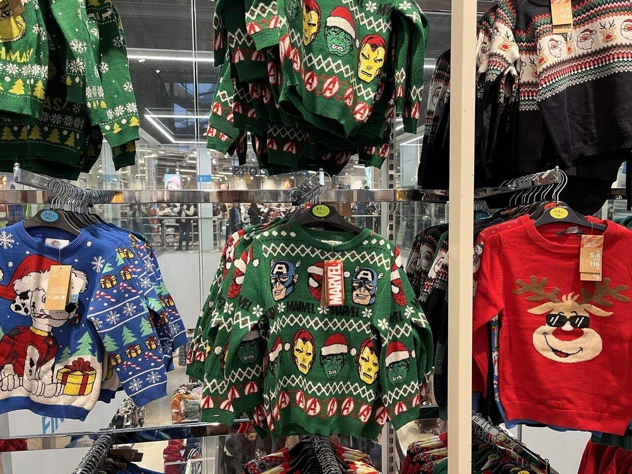 愛すべきフランス・デザイン「ダサ可愛セーターはフランスの新しいクリスマスアイテム！」