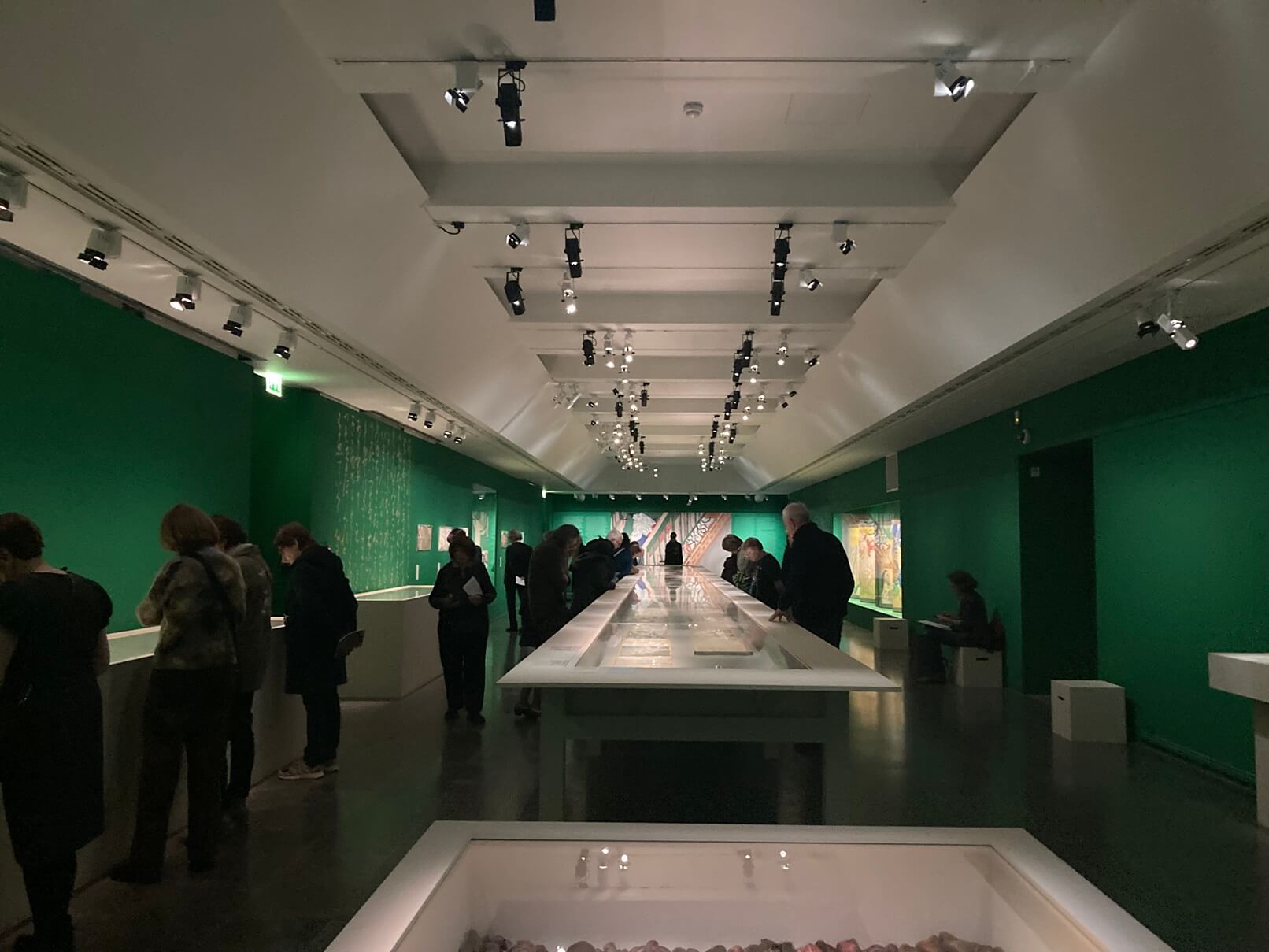 パリ最新情報「パリの美術館で雅、『源氏物語』の特別展が開催される」