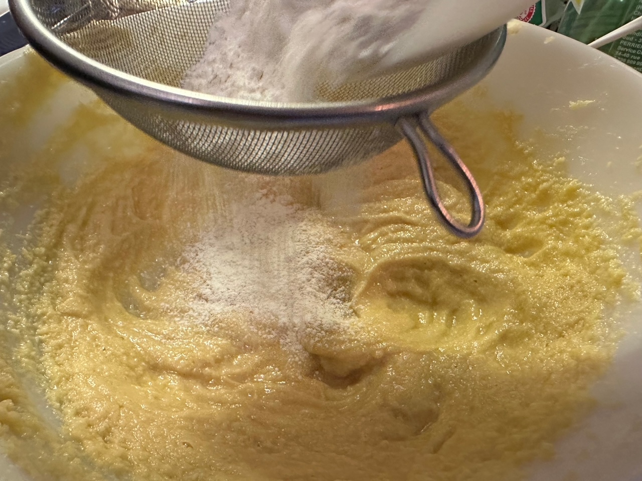 今日の献立、ラズベリーとホワイトチョコのパウンドケーキ