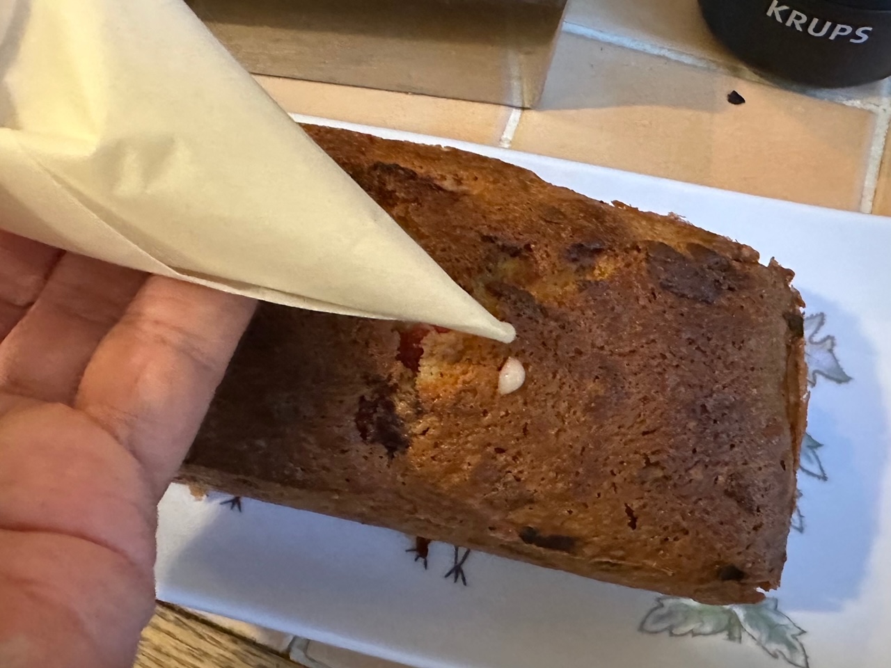 今日の献立、ラズベリーとホワイトチョコのパウンドケーキ