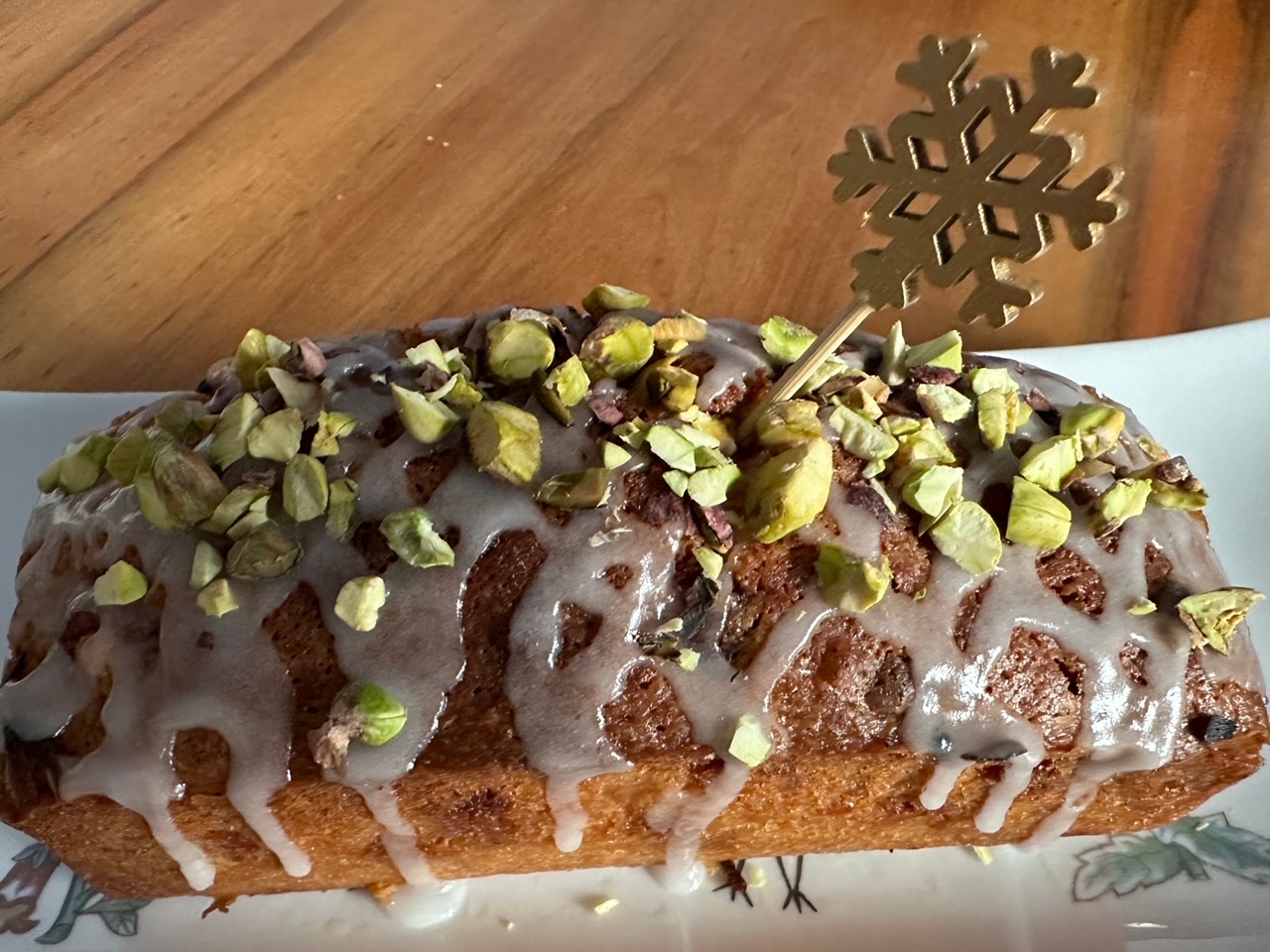 今日の献立、ラズベリーとホワイトチョコのパウンドケーキ