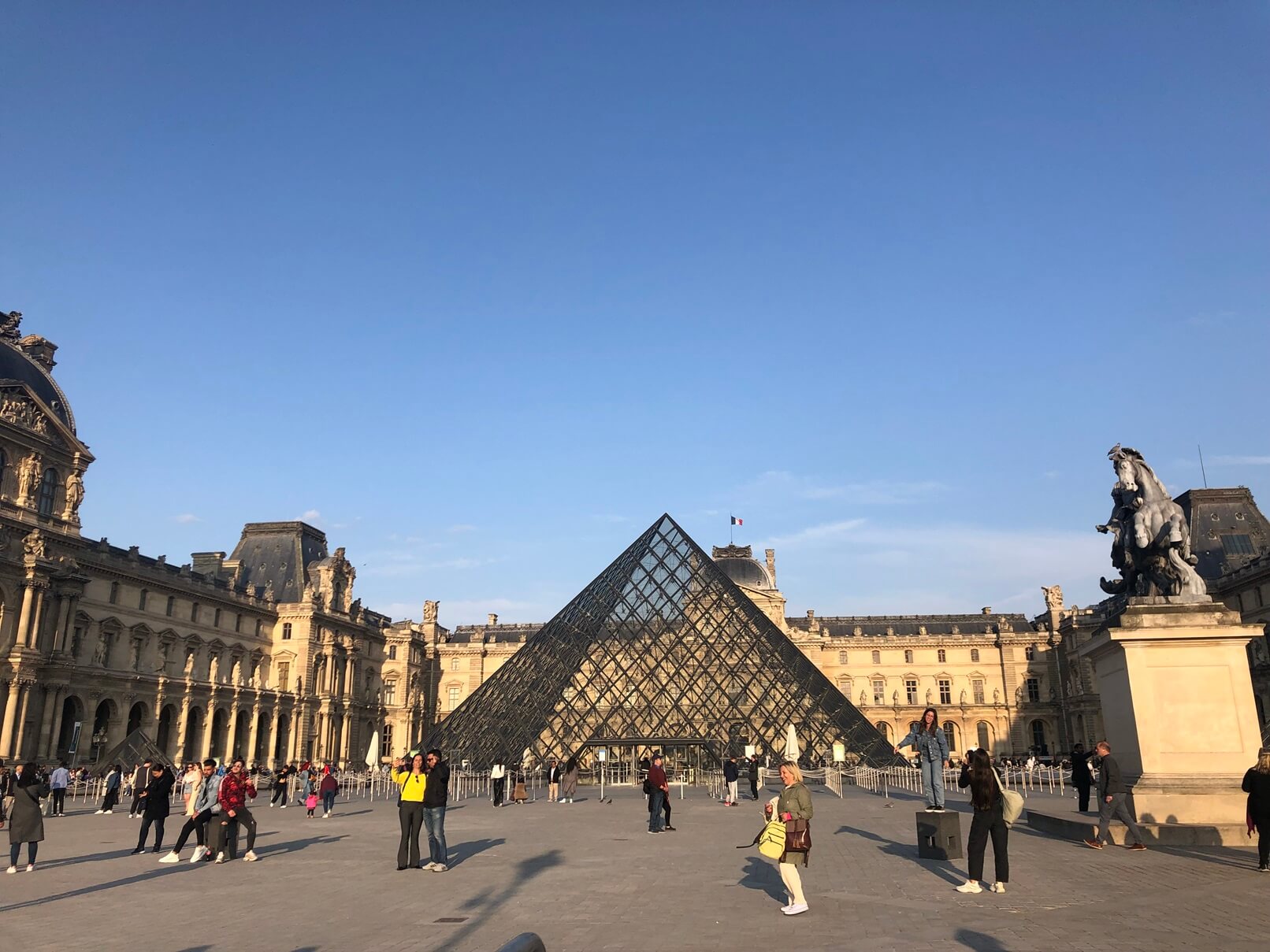 パリ最新情報「2024年から値上げが続くパリの美術館。凱旋門、ヴェルサイユ宮殿も」