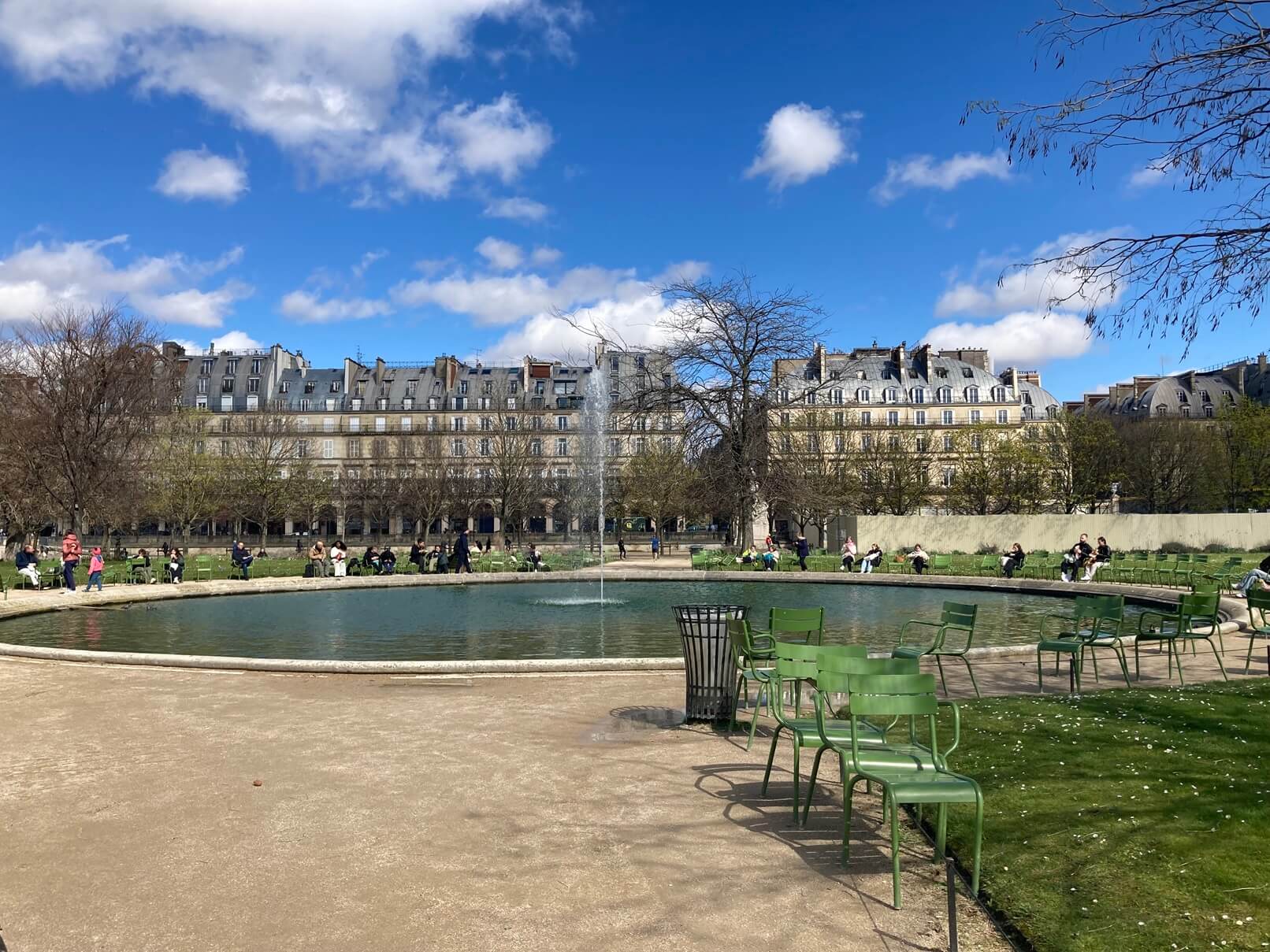 パリ最新情報「パリ五輪の聖火台、中心部のチュイルリー公園、ルーブル美術館近くに設置へ」