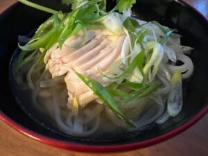 仏飯日記「今日はちょっと料理ができない。そんな時は、日本製インスタントのフォーで切り抜ける」