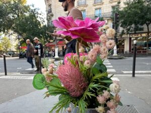 フランスごはん日記「やばい、腕が痛くて眠れなかった。コルシカライブ、暗雲立ち込める～」