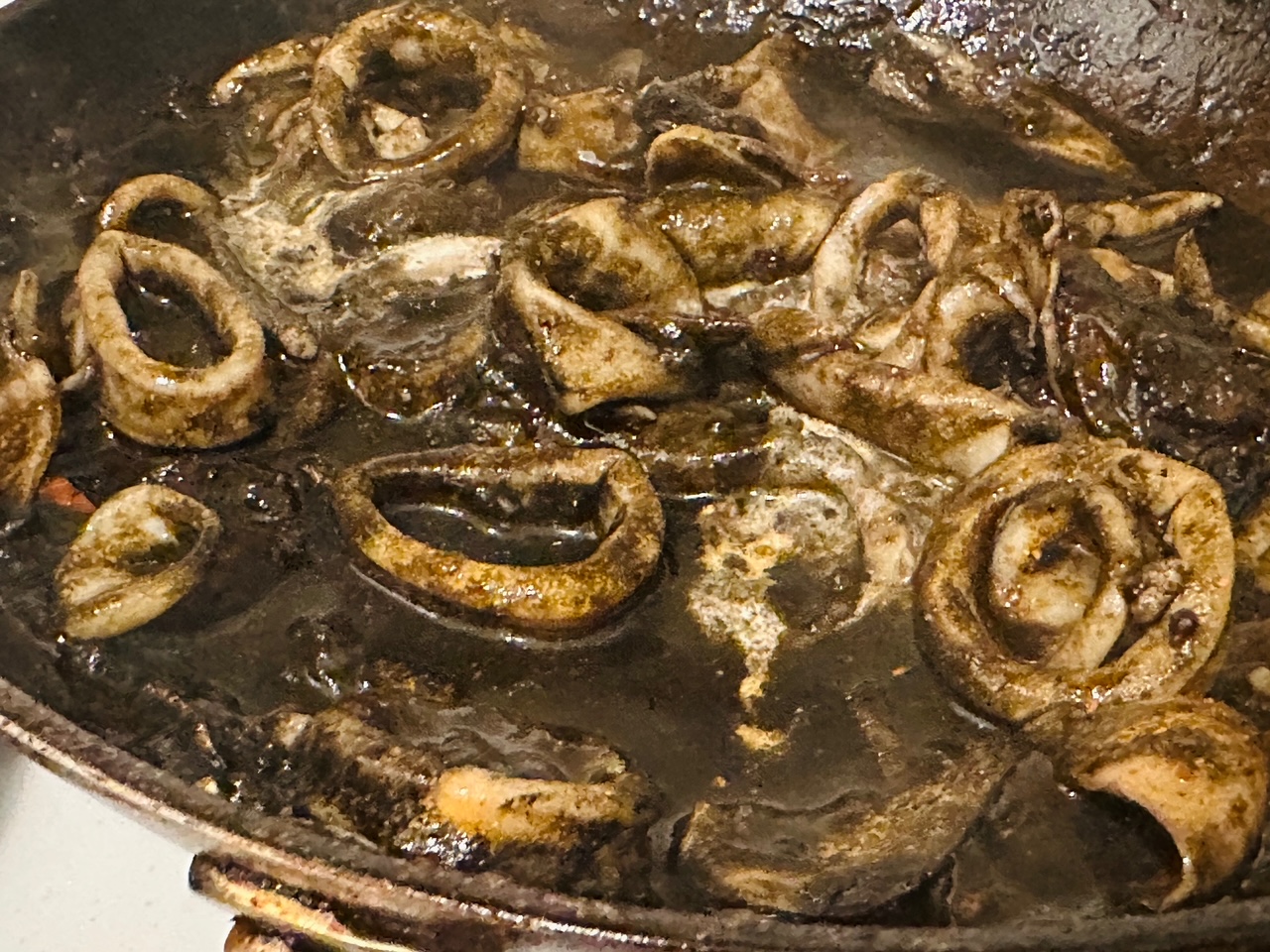 息子くんらに、明太子パスタと、バスク風イカゴロ煮を作ってあげた