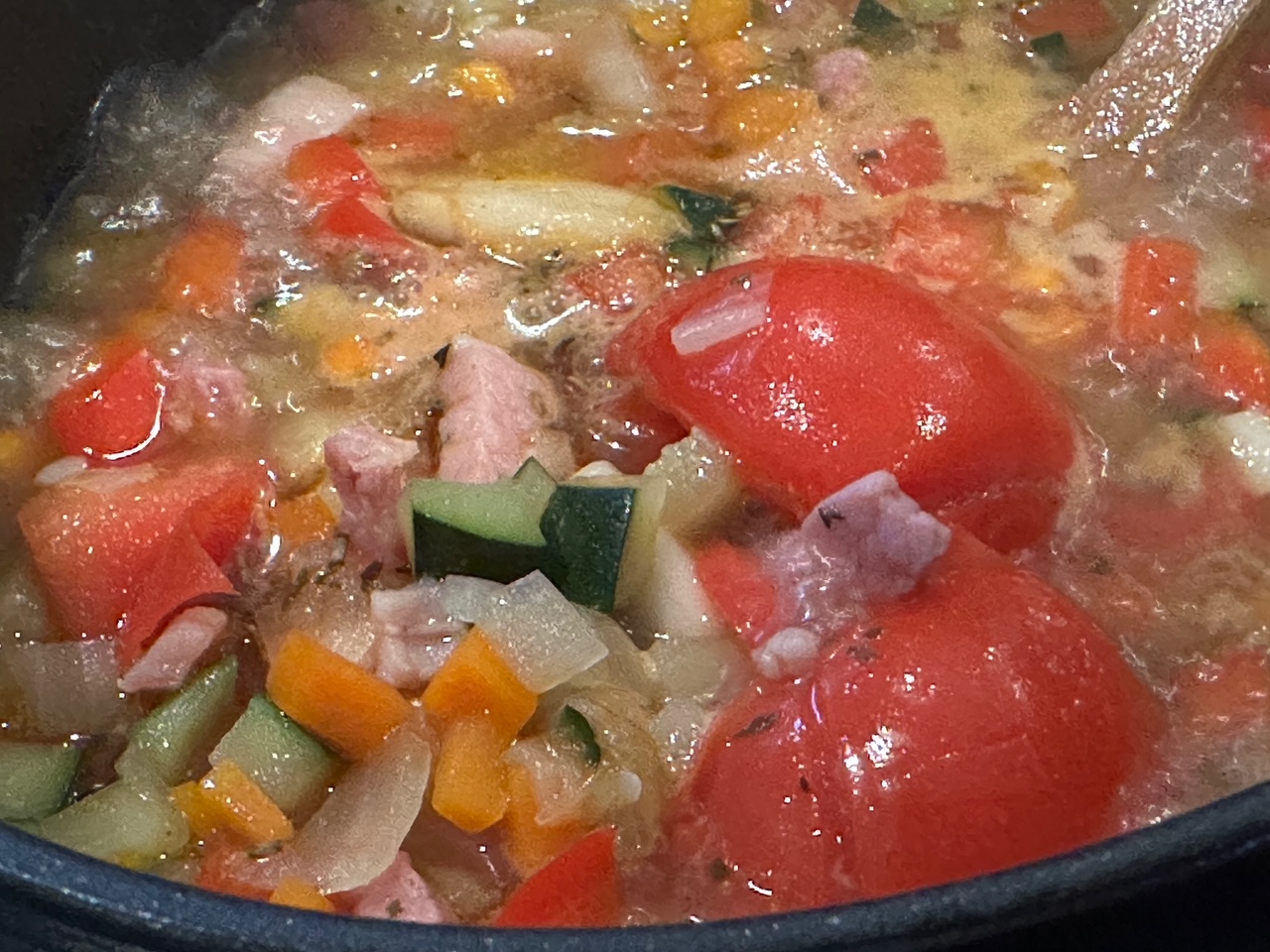 田舎暮らしにぴったり、ミネストローネという胃袋休暇スープ！