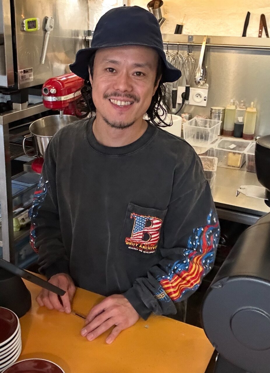 有名な俳優さんに激似と噂の男が作るマレ地区最高のパンペルデュ！