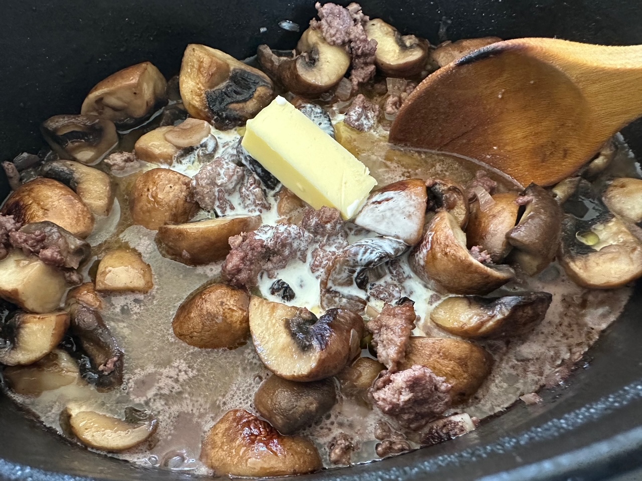 裏庭にかえでを植樹からのひき肉とマッシュルームの濃厚スパゲッティ！