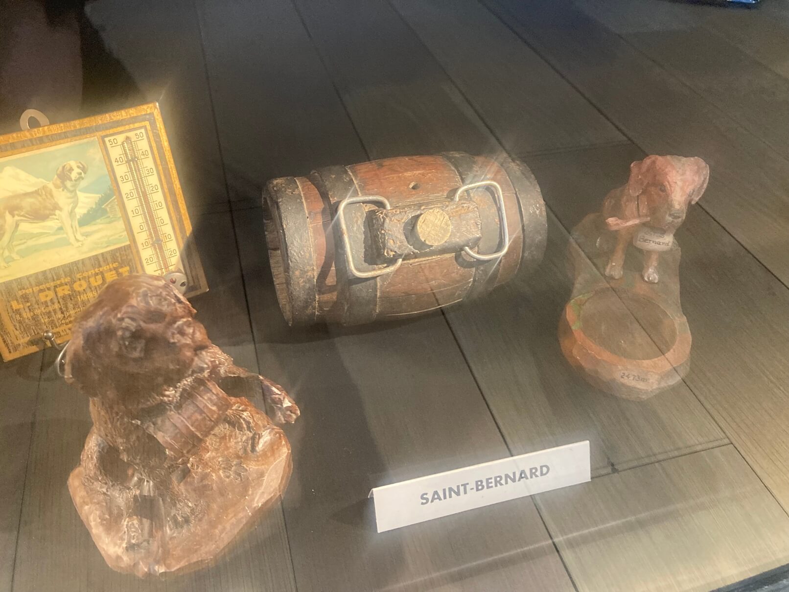 パリ・アート情報「愛犬と一緒にアート鑑賞！フランス初、犬の美術館がオープン」