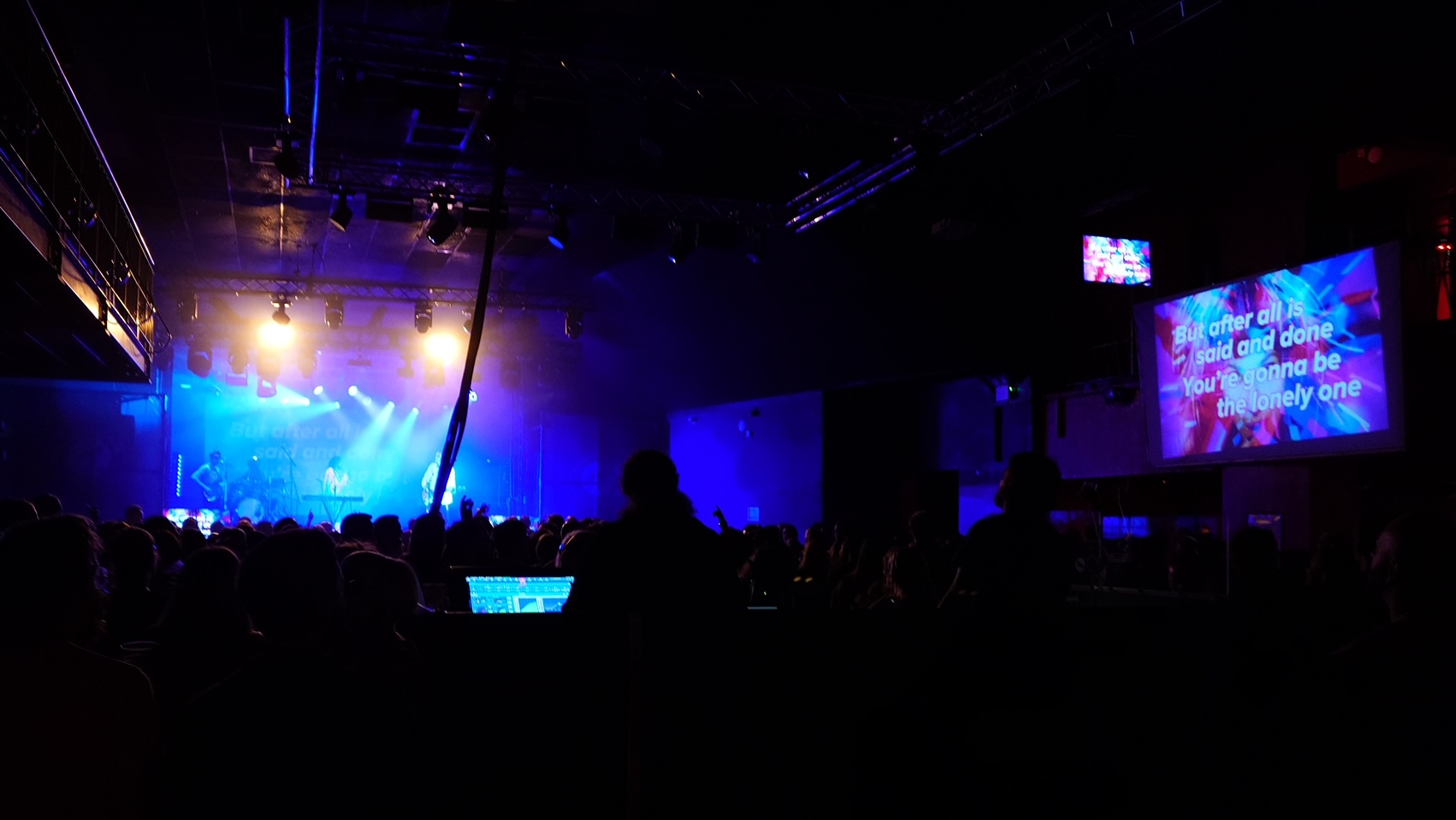 London Music Life 「ひとりで行ったら1000人と歌っていた—UK流カラオケの夜」