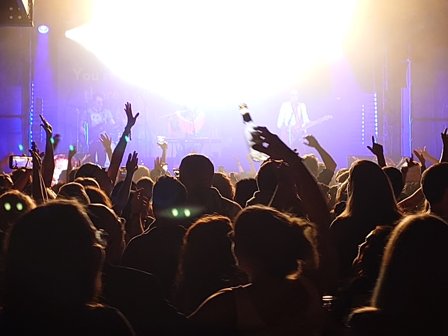 London Music Life 「ひとりで行ったら1000人と歌っていた—UK流カラオケの夜」