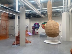 パリ・アート情報「マレ地区の隠れ家アート空間へ。文化が日常にある、パリ流アートセンター」