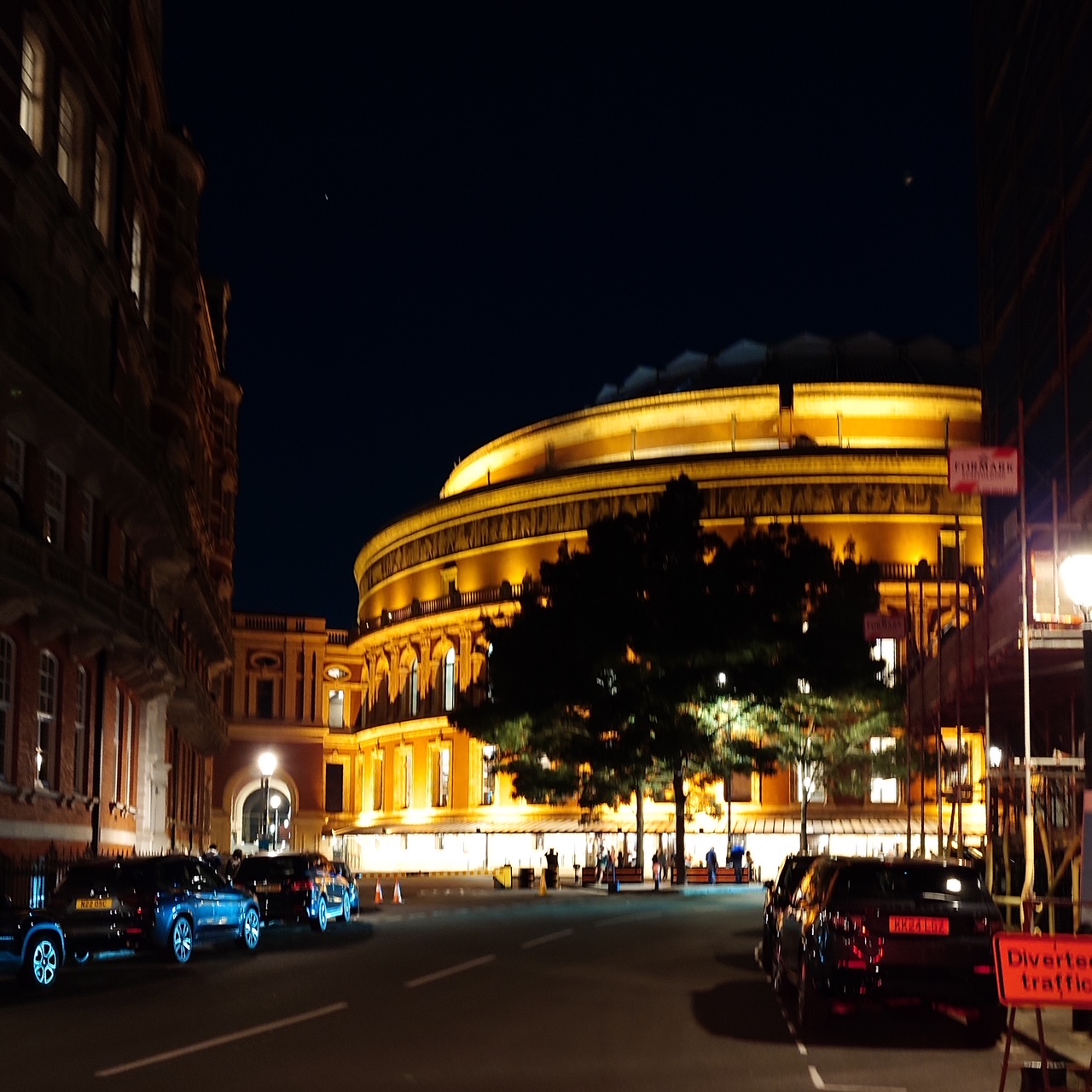 London Music Life 「寝てもOKのクラシック?! 一夜限りのオールナイト・プロムス」