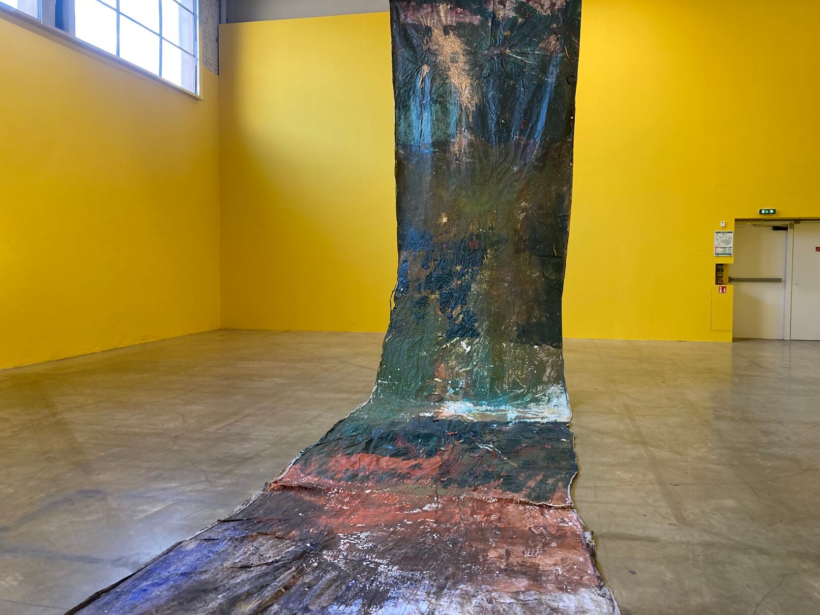 パリ・アート情報「現代アートってこんなに面白い。パレ・ド・トーキョー、夜の特別開館へ」