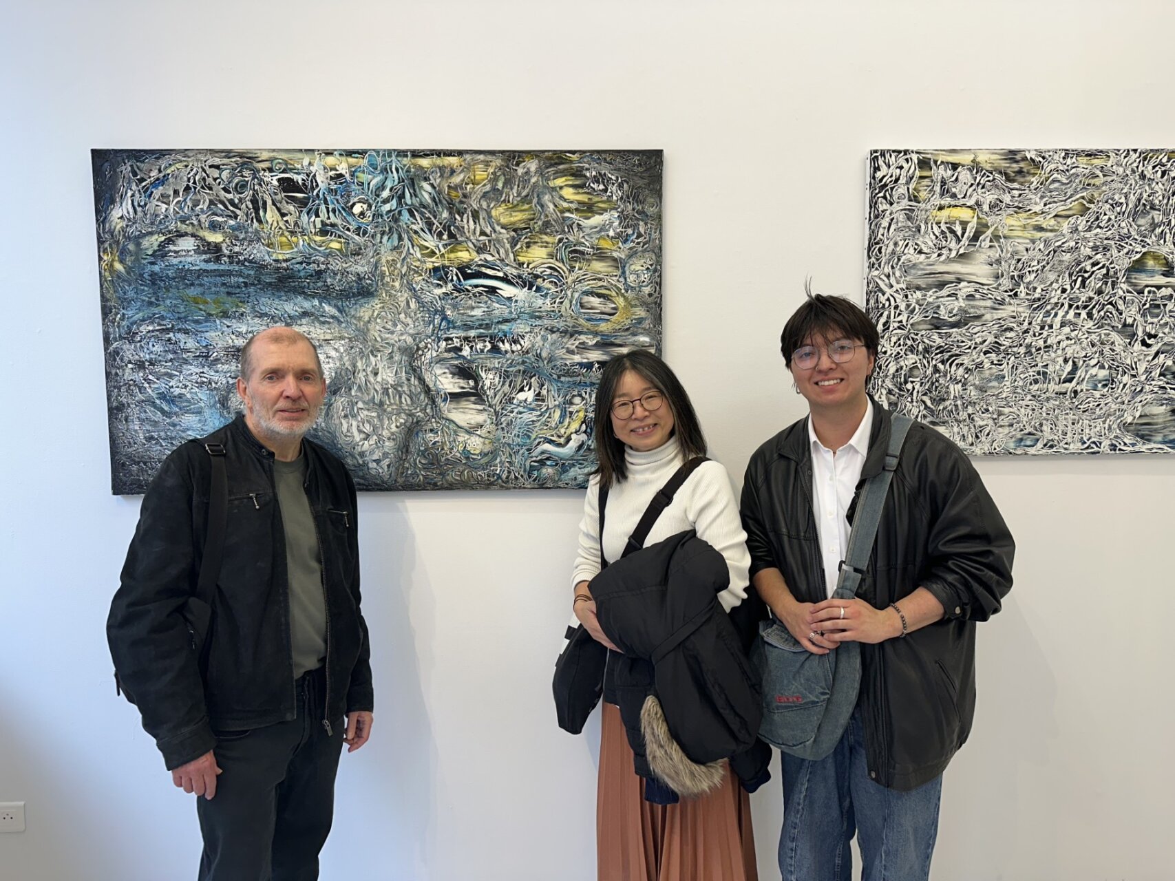 父ちゃん、パリ個展日記（個展会場で小説を書く）