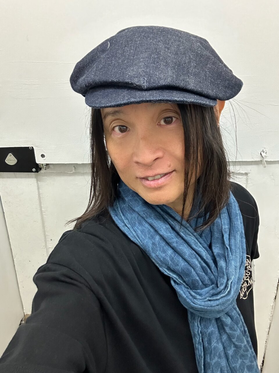 父ちゃん、パリ個展日記（個展会場で小説を書く）