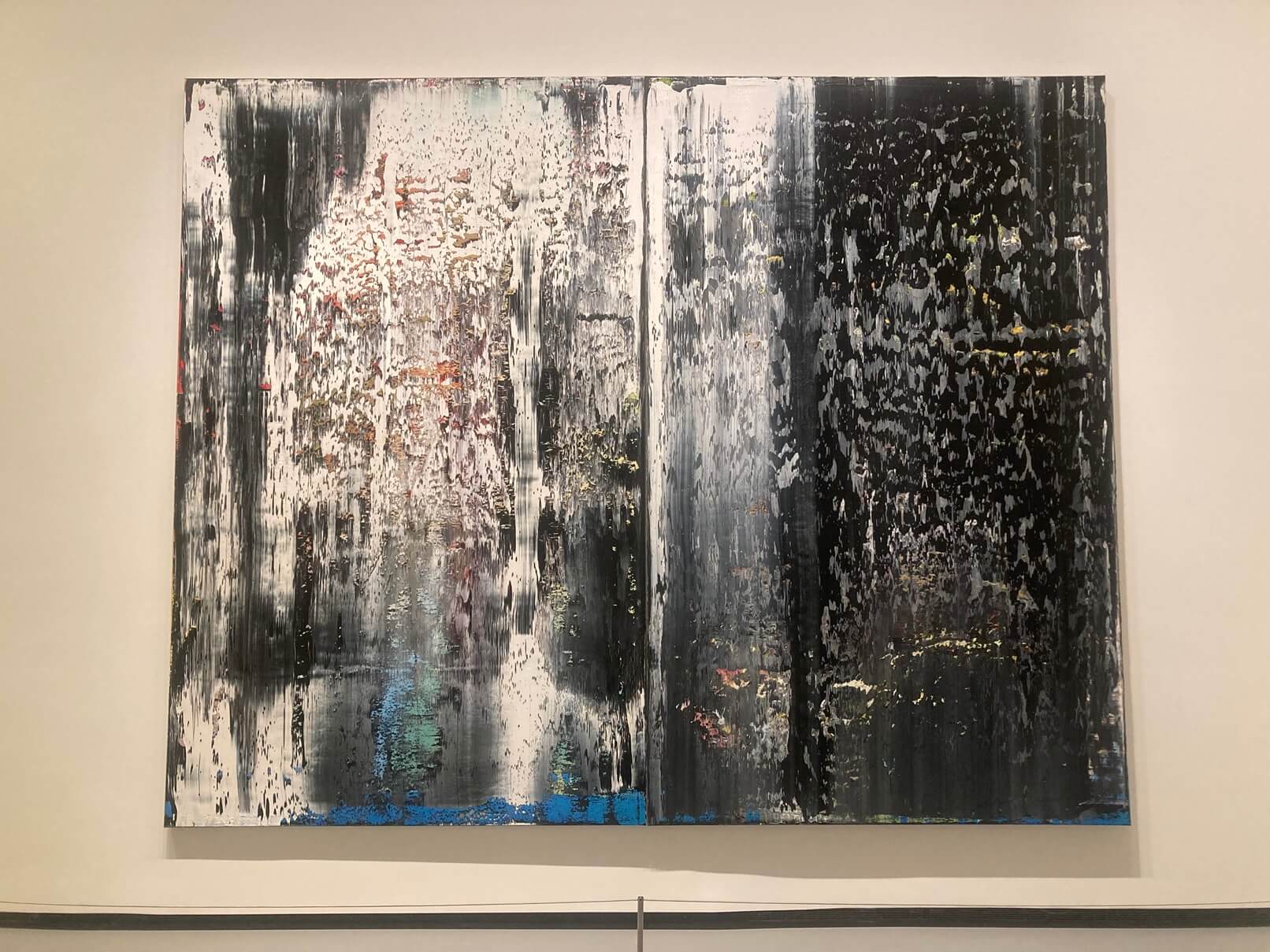 パリ・アート情報「フォンダシオン・ルイ・ヴィトンで現代アート巨匠の大回顧展がスタート」