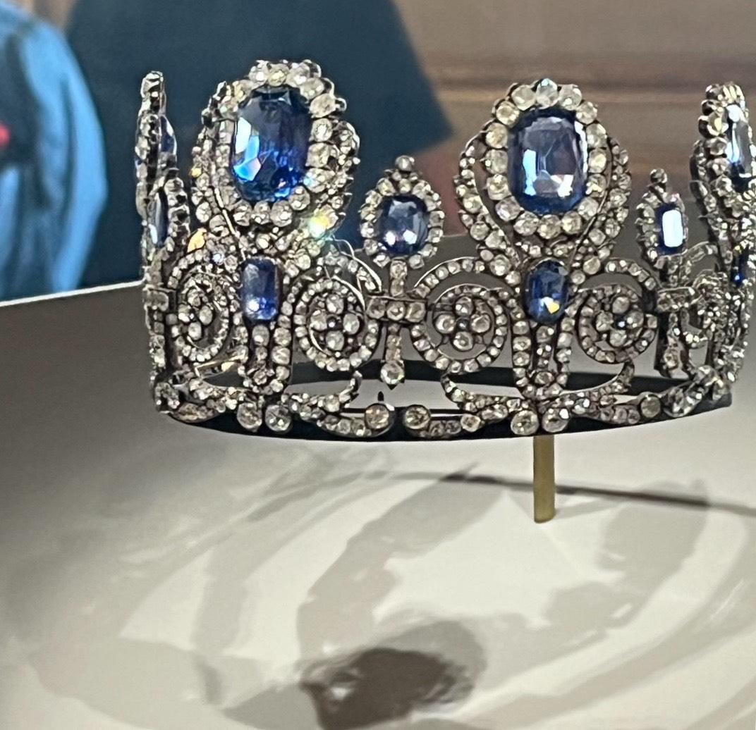 パリ・アート情報「ルーブル美術館で史上最大級の強盗事件、王室コレクションが標的に」