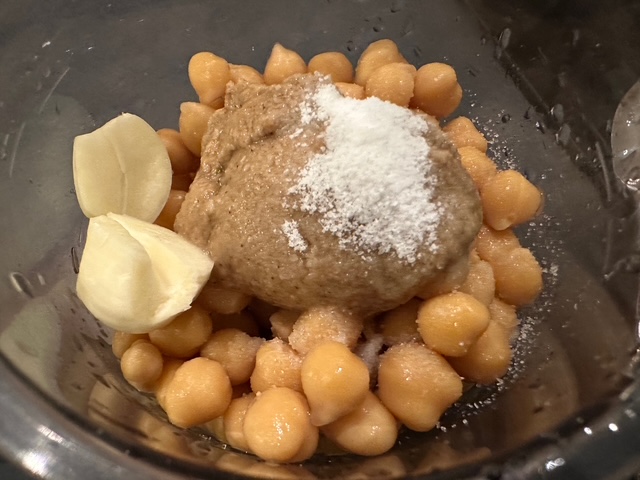 何食べているの～、父ちゃんのノルマンディ飯（フムス）