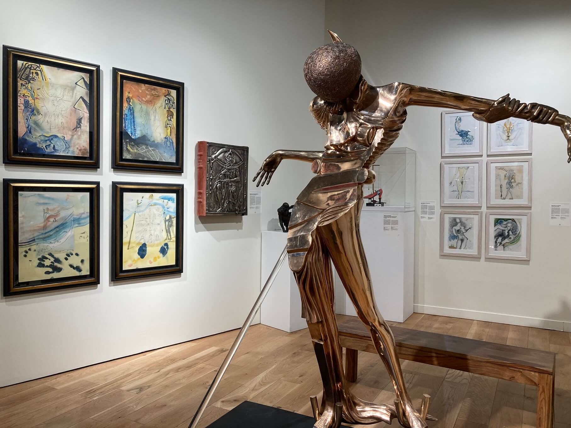 パリ・アート情報「パリの『ダリ美術館』、ダリ作品と現代アートのコラボ展開催中」