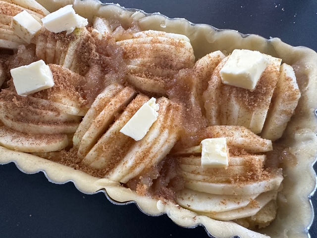 何食べているの~、父ちゃんのノルマンディ飯(タルト・ノルマンド)