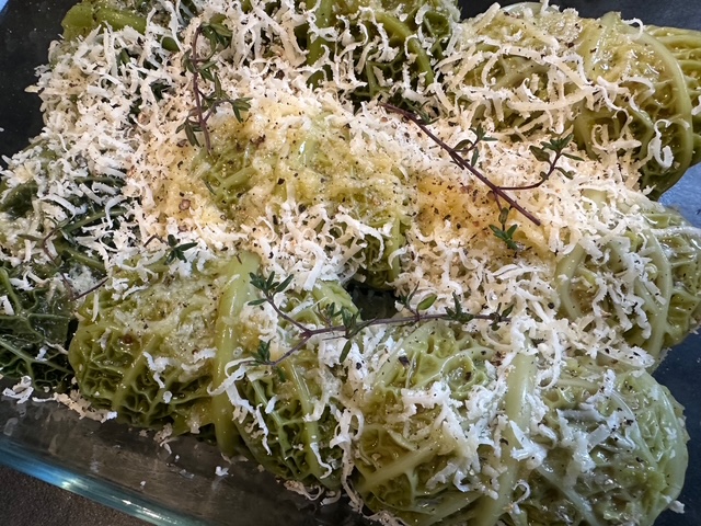 今日の献立、香ばしい焼きシューファルシ。