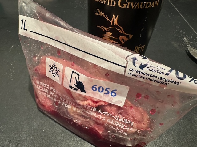 今日のごはん、チキンの赤ワイン煮込み、コックオーヴァン！