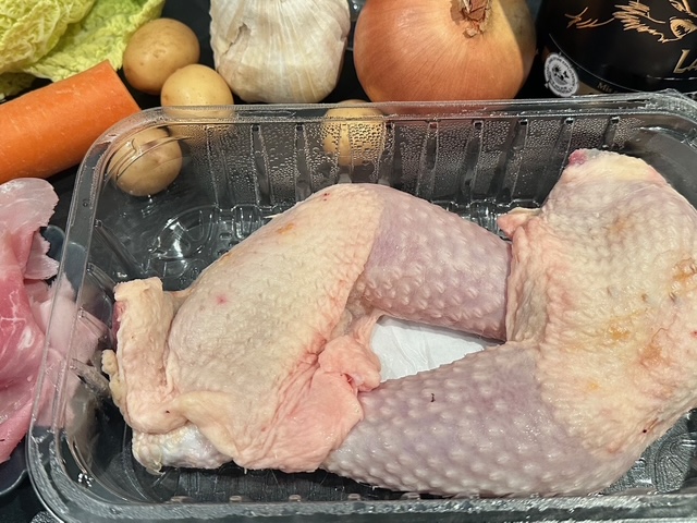 今日のごはん、チキンの赤ワイン煮込み、コックオーヴァン！