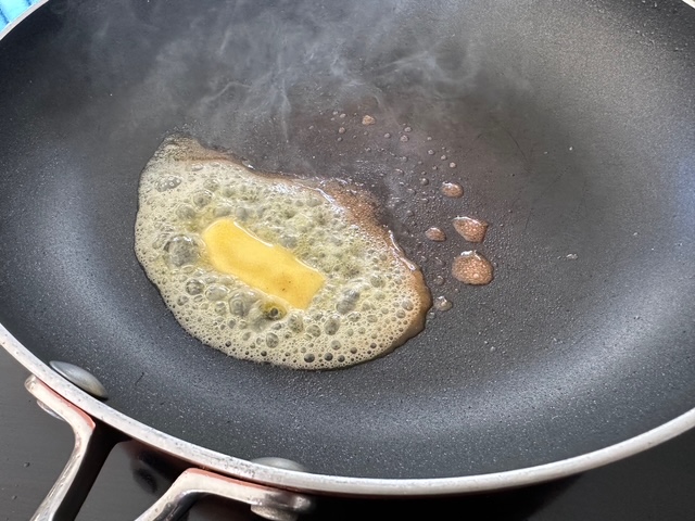 今日のごはん、チキンの赤ワイン煮込み、コックオーヴァン！