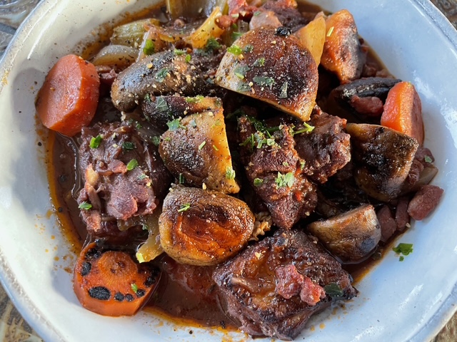 今日のごはん、チキンの赤ワイン煮込み、コックオーヴァン！