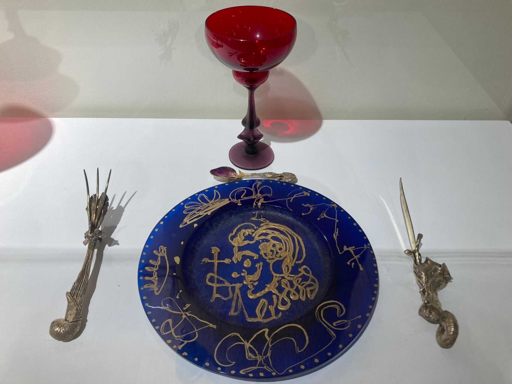 パリ・アート情報「パリの『ダリ美術館』、ダリ作品と現代アートのコラボ展開催中」