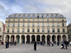 パリ・アート情報「パリのカルティエ財団現代美術館、リニューアルレポート!」